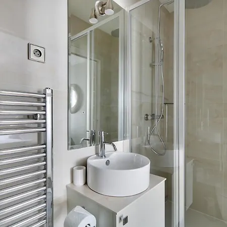 Apartment Pick A Flat's In Montmartre - Rue Lepic