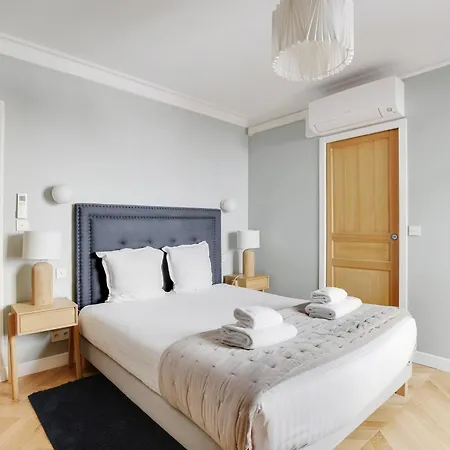 Apartment Pick A Flat's In Montmartre - Rue Lepic *